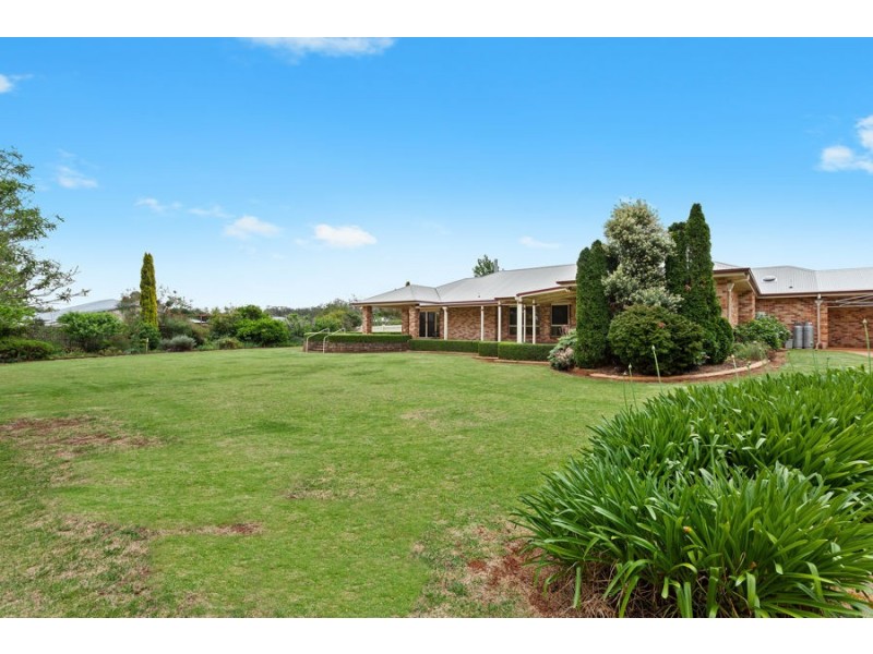 9 Powell Crt, Highfields QLD 4352