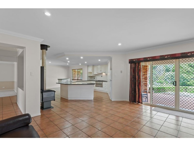 9 Powell Crt, Highfields QLD 4352