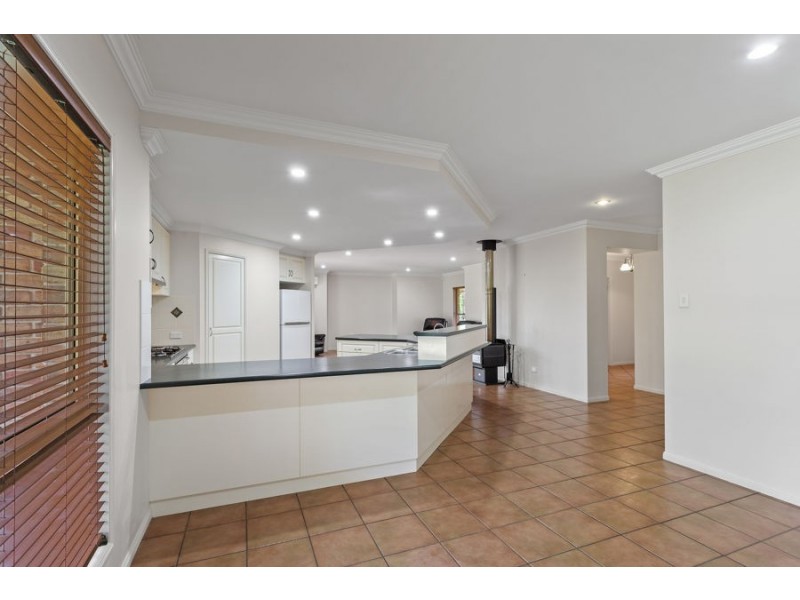 9 Powell Crt, Highfields QLD 4352