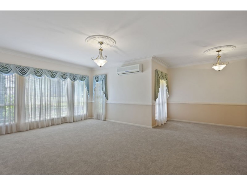 9 Powell Crt, Highfields QLD 4352