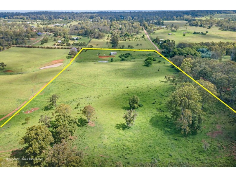 220 Hampton Road, Hampton QLD 4352