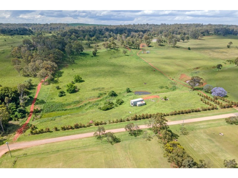 220 Hampton Road, Hampton QLD 4352