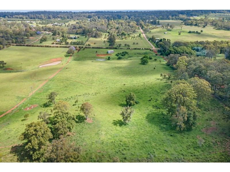 220 Hampton Road, Hampton QLD 4352