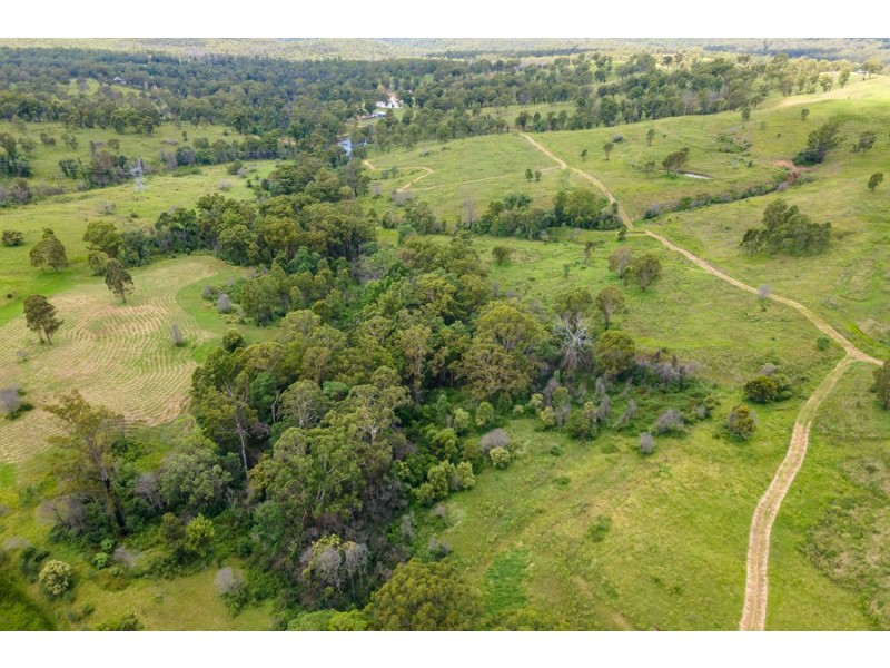 L545 McMullen Road, Hampton QLD 4352