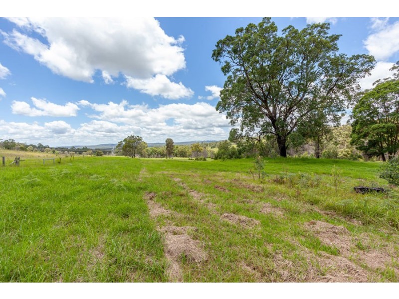 L545 McMullen Road, Hampton QLD 4352