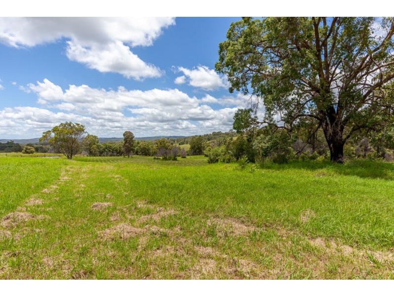 L545 McMullen Road, Hampton QLD 4352