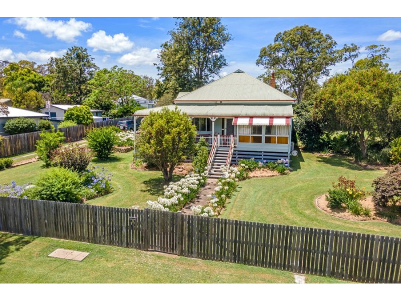 3 Albert Street, Crows Nest QLD 4355