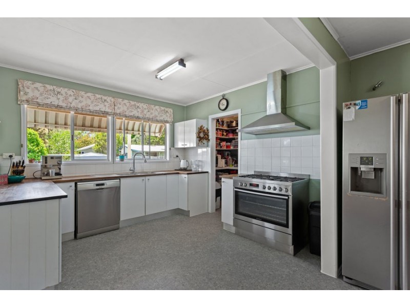 3 Albert Street, Crows Nest QLD 4355