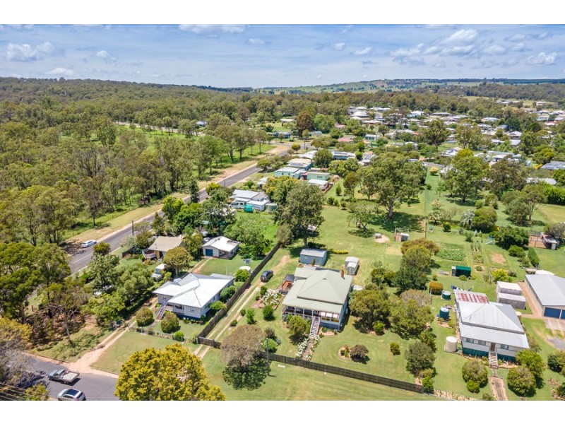 3 Albert Street, Crows Nest QLD 4355