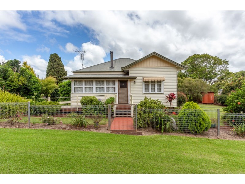 581 Ravensbourne Dip Road, Ravensbourne QLD 4352