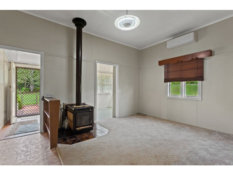 581 Ravensbourne Dip Road, Ravensbourne QLD 4352