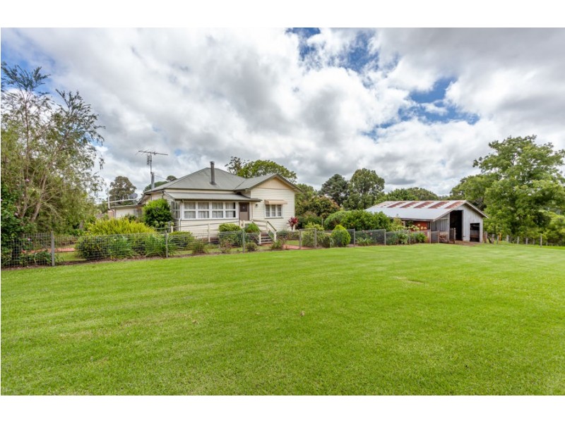 581 Ravensbourne Dip Road, Ravensbourne QLD 4352