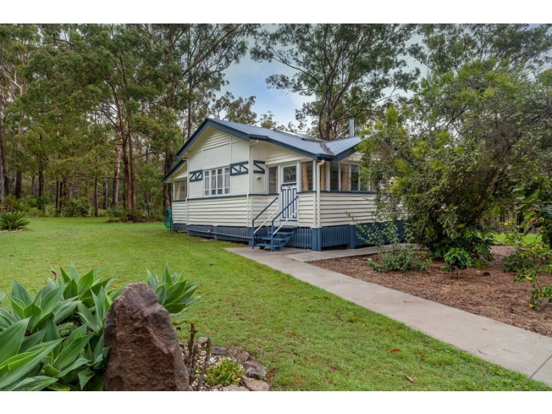 15 Pinnell Road, Crows Nest QLD 4355