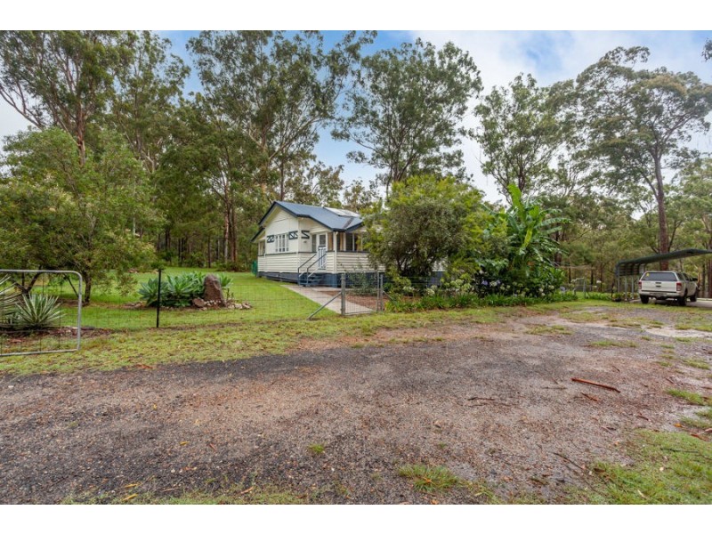 15 Pinnell Road, Crows Nest QLD 4355