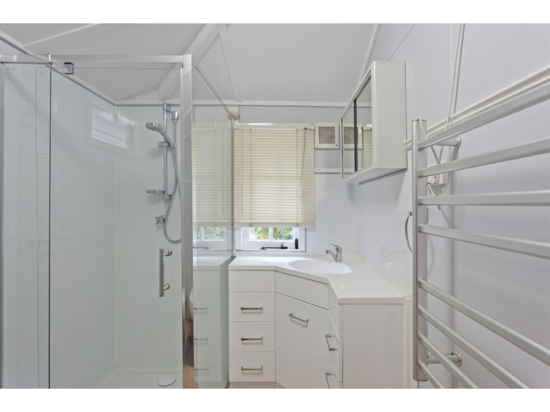 15 Pinnell Road, Crows Nest QLD 4355