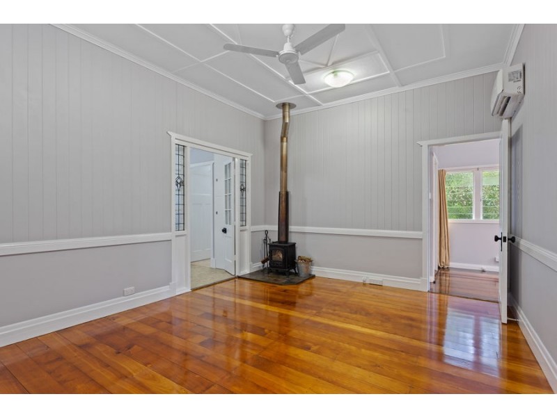 15 Pinnell Road, Crows Nest QLD 4355