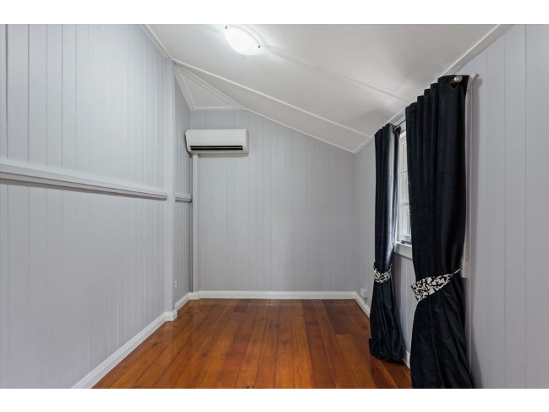 15 Pinnell Road, Crows Nest QLD 4355