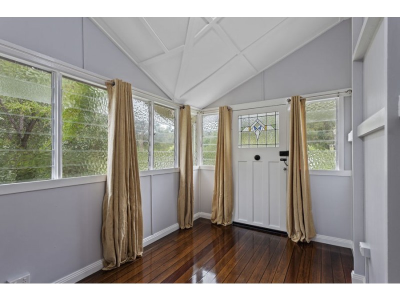 15 Pinnell Road, Crows Nest QLD 4355