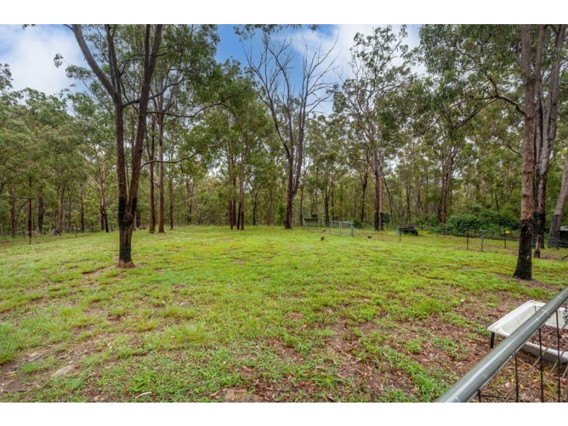 15 Pinnell Road, Crows Nest QLD 4355