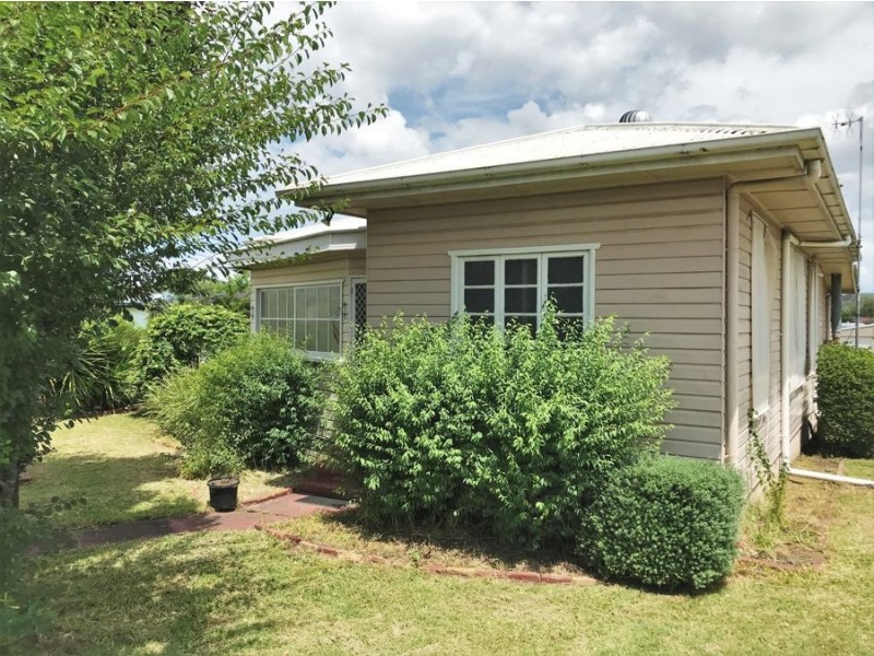 5 Lalor Street, Crows Nest QLD 4355