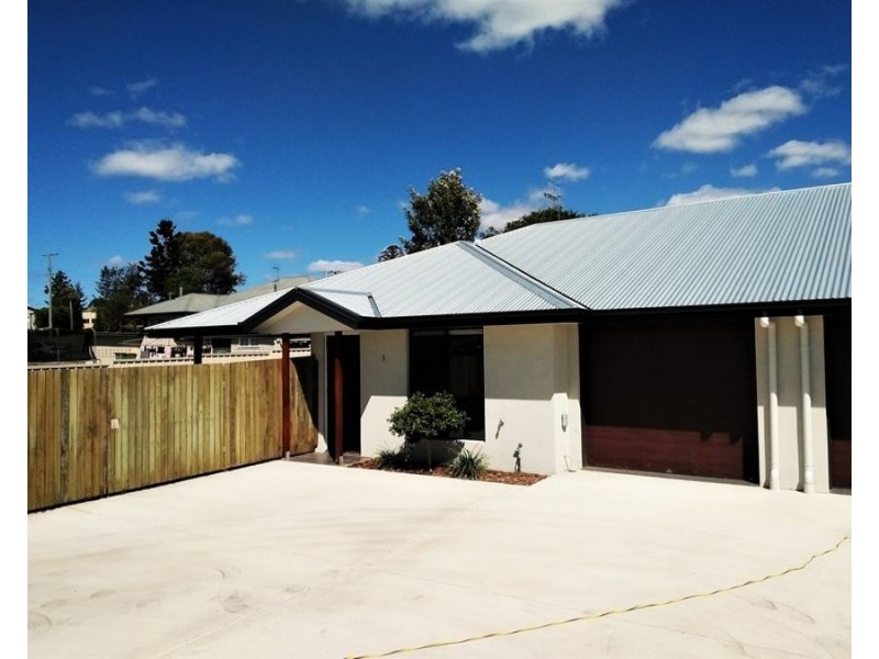 1/1A Gleeson Street, Crows Nest QLD 4355