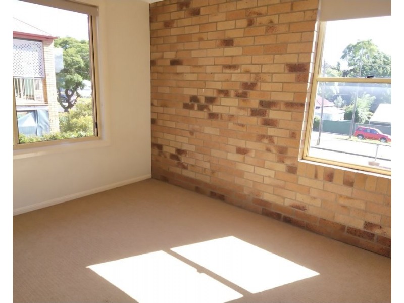 Unit 1 248 James Street, Harristown QLD 4350
