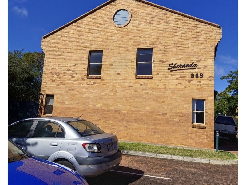 Unit 1 248 James Street, Harristown QLD 4350