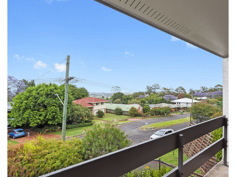 4/2 Benjamin Street, Mount Lofty QLD 4350