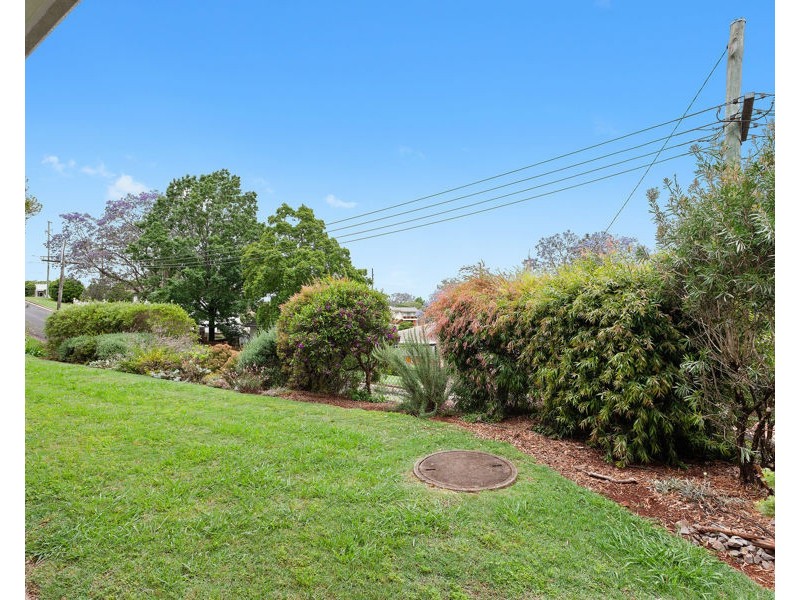 4/2 Benjamin Street, Mount Lofty QLD 4350