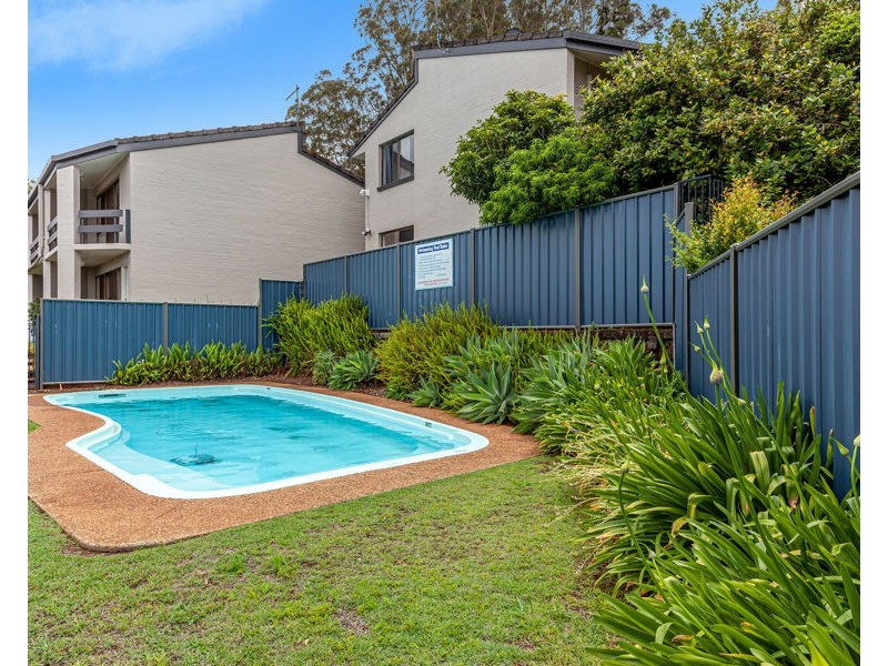 4/2 Benjamin Street, Mount Lofty QLD 4350