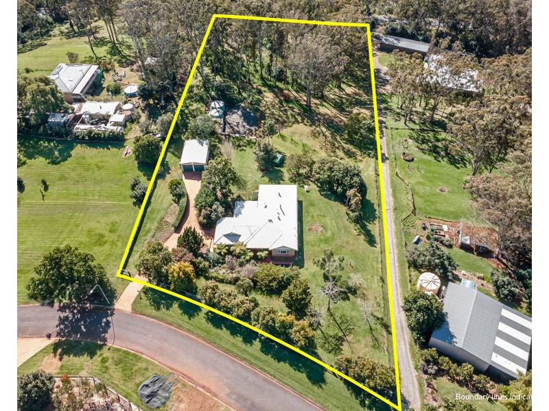 9 Kay Ann Court, Hampton QLD 4352