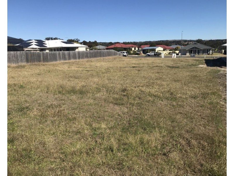 74 Naomi Drive, Crows Nest QLD 4355