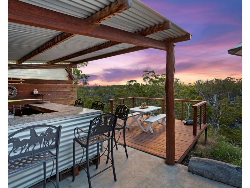 6065 New England Highway, Glenaven QLD 4355