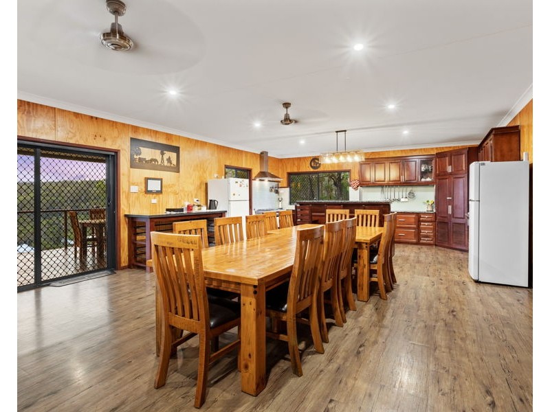 6065 New England Highway, Glenaven QLD 4355