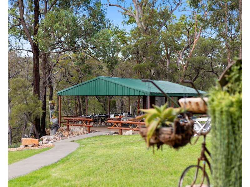 6065 New England Highway, Glenaven QLD 4355
