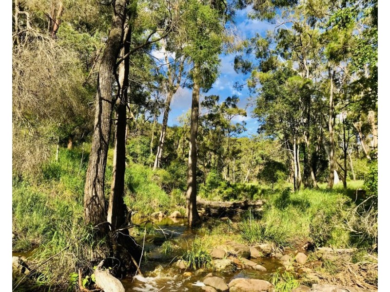 6065 New England Highway, Glenaven QLD 4355