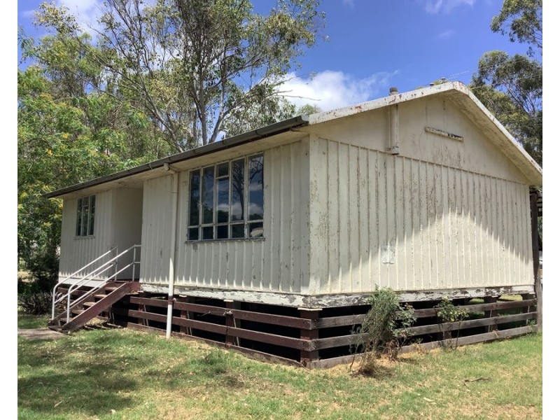 7534 New England Highway, Crows Nest QLD 4355