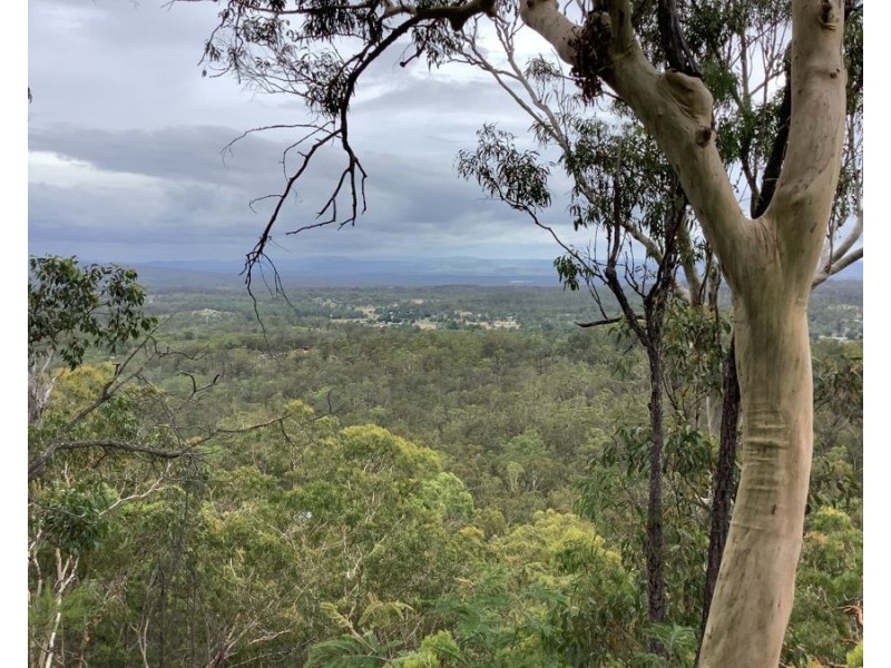 311 Penderests Road, Murphys Creek QLD 4352