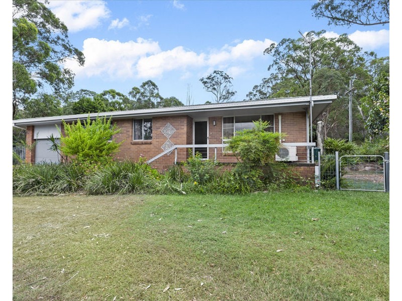 32 Railway Terrace, Crows Nest QLD 4355
