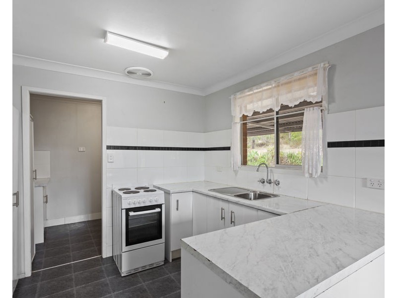 32 Railway Terrace, Crows Nest QLD 4355