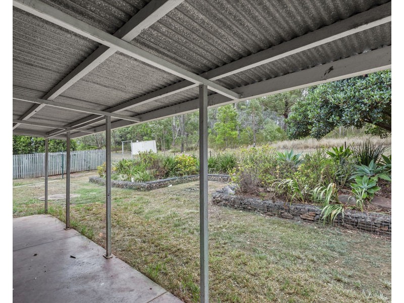 32 Railway Terrace, Crows Nest QLD 4355