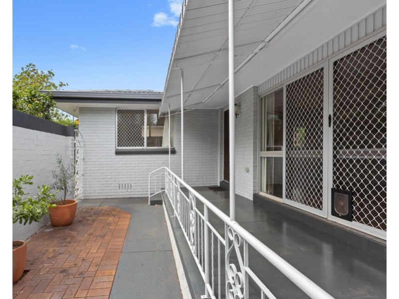 16 Raelyn Street, Centenary Heights QLD 4350