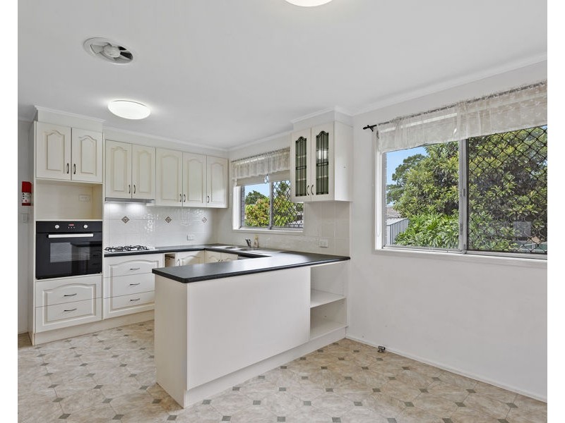 16 Raelyn Street, Centenary Heights QLD 4350