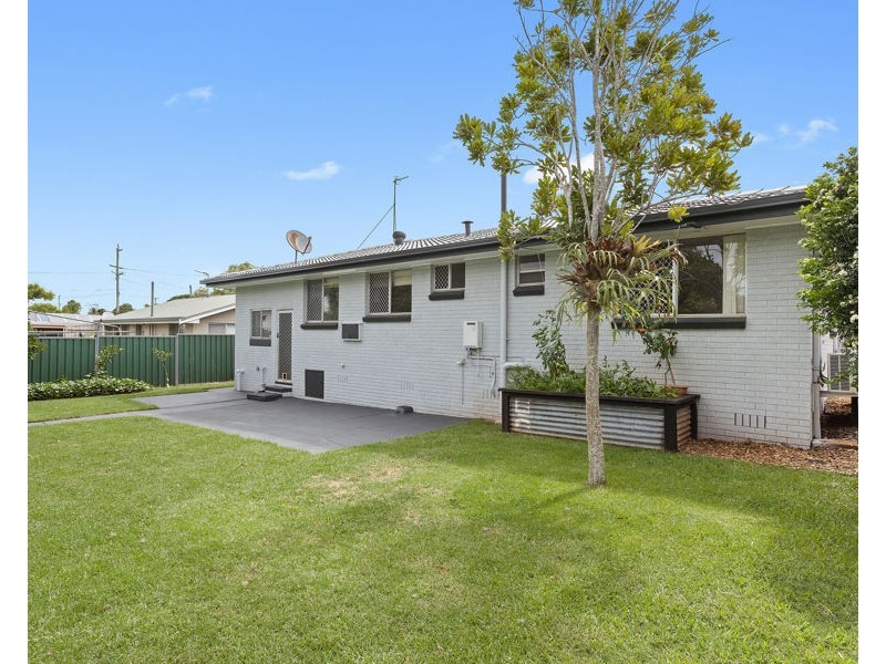 16 Raelyn Street, Centenary Heights QLD 4350