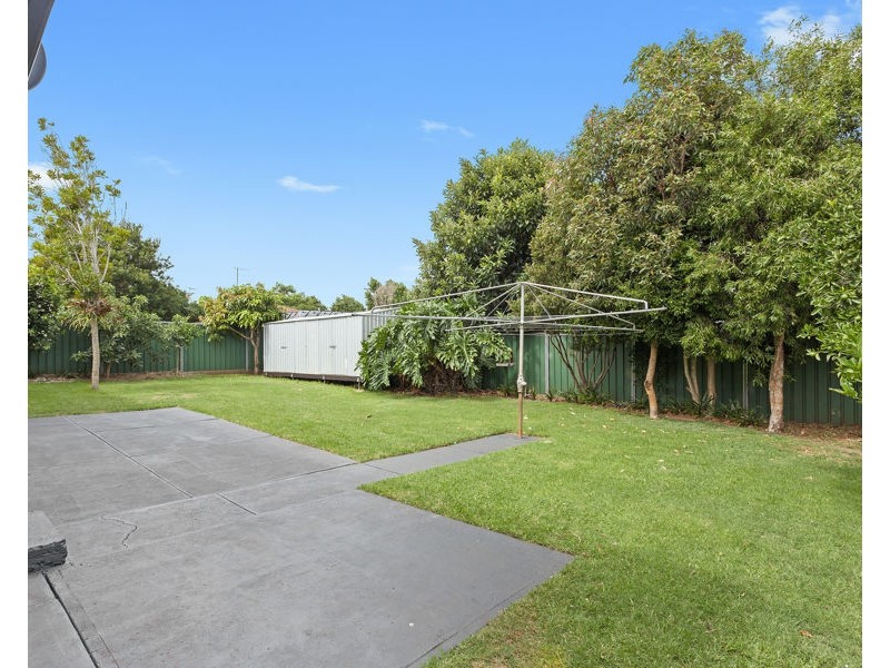 16 Raelyn Street, Centenary Heights QLD 4350