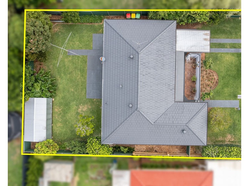 16 Raelyn Street, Centenary Heights QLD 4350