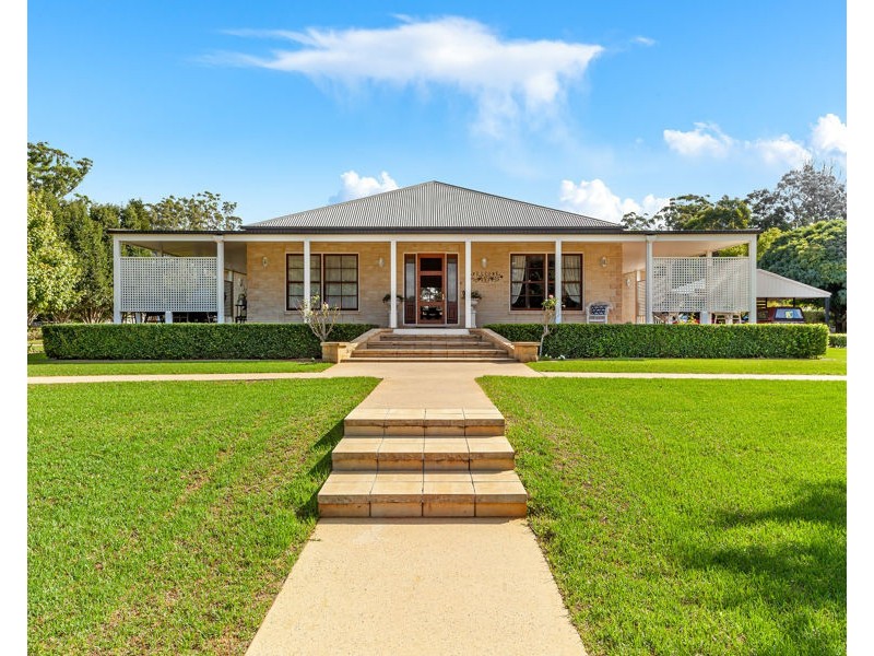 1 Bogong Court, Cabarlah QLD 4352