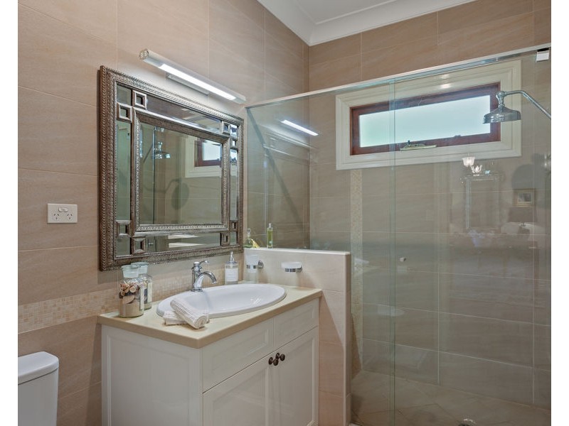 1 Bogong Court, Cabarlah QLD 4352