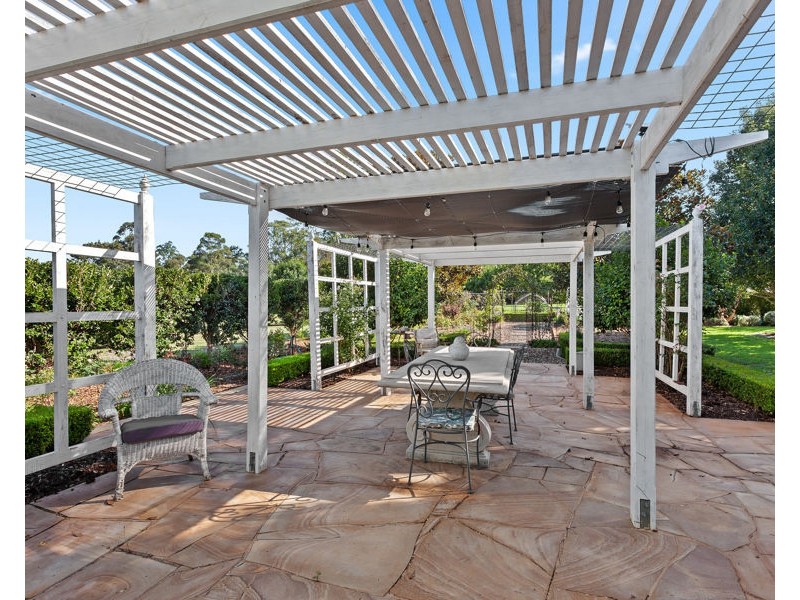 1 Bogong Court, Cabarlah QLD 4352