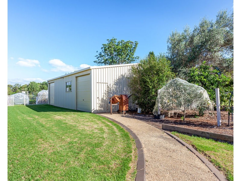 1 Bogong Court, Cabarlah QLD 4352